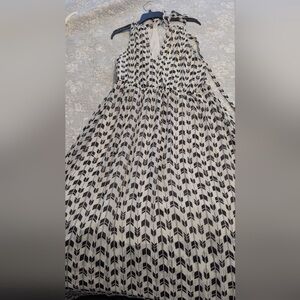 Torrid maxi dress size 0(XL) black and white